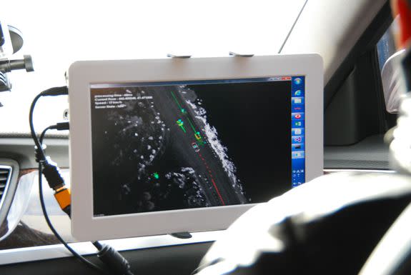 Screen for passenger-side engineer