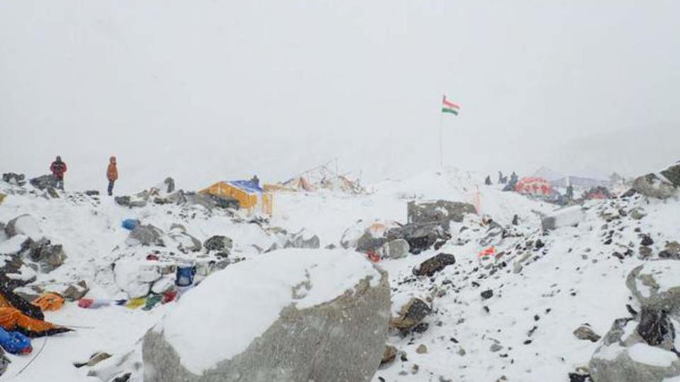 Everest Climbers Killed In Quake Avalanche