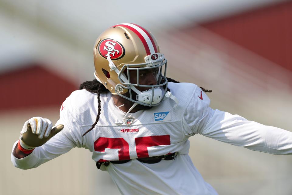 Richard Sherman works out during San Francisco 49ers training camp in 2020.