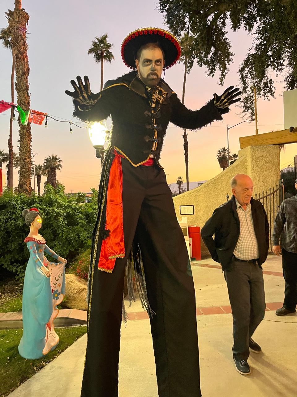 Too Tall Tomm wowed the crowd at the 11th annual Dìa de los Muertos celebration and fundraiser on Nov. 4, 2023