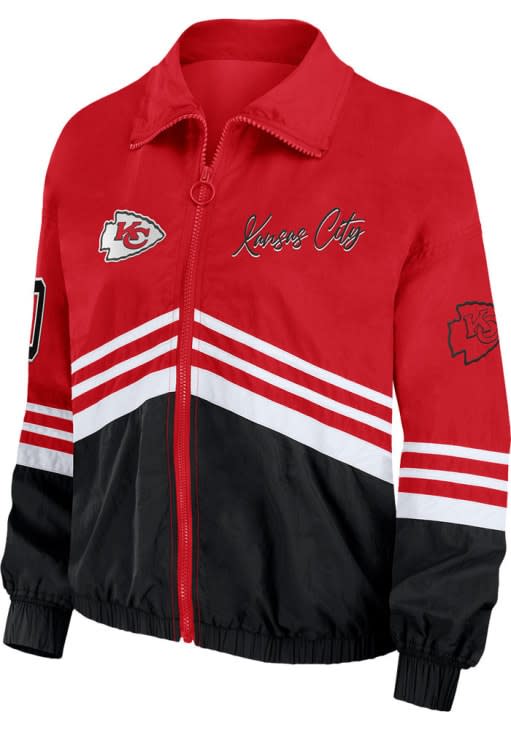 Taylor Swift Cheers on Travis Kelce in Chiefs Jacket & Prada Boots –  Footwear News