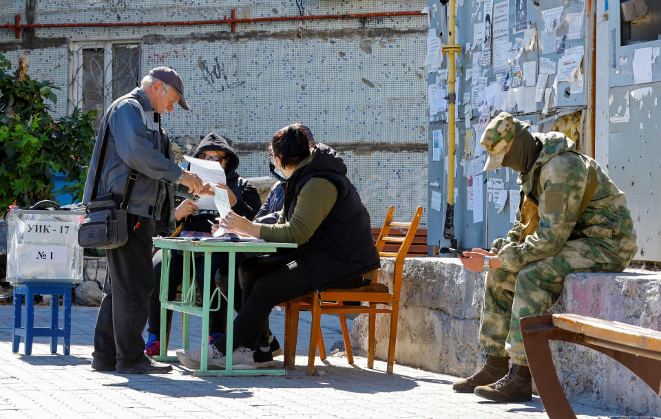 俄羅斯在烏克蘭占領區啟動「入俄公投」。圖片來源：REUTERS/Alexander Ermochenko