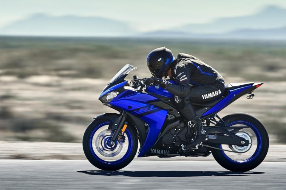 2018 YAMAHA YZF-R3。