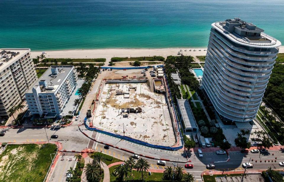 El terreno que albergaba las Champlain Towers South en Surfside se vendió a un urbanizador multimillonario de Dubai, Hussain Sajwani, de DAMAC Properties.