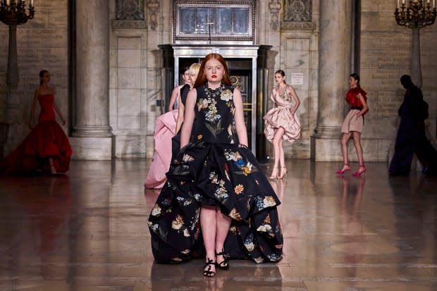 Tess McMillan was the only curve model to walk the runway at Oscar de la Renta's Fall 2020 show. She also appeared in Prabal Gurung's presentation during New York Fashion Week.