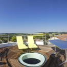 <p>Ce château d’eau dans le vignoble d’Armagnac a été rénové pour accueillir au mieux les visiteurs du village castral du XIIIème siècle. Décoré d’une fresque contemporaine de Jean-Paul Chambas, il mêle art et observation des étoiles, que l’on peut admirer de la terrasse avec vue panoramique – initiation et prêt de lunettes sont proposés.</p> <p><strong>Classé 3 épis par Gîtes de France</strong><br> Tarif : à partir de 140 € la nuit (base 2 personnes)<br> Capacité : 2 personnes (une chambre)</p> <p><a href="https://www.gites-de-france.com/fr/occitanie/gers/le-chateau-deau-32g100994?travelers=2" rel="nofollow noopener" target="_blank" data-ylk="slk:Réserver le gite du Château d'eau à Lagraulet-du-Gers (Gers);elm:context_link;itc:0;sec:content-canvas" class="link ">Réserver le gite du Château d'eau à Lagraulet-du-Gers (Gers)</a></p>