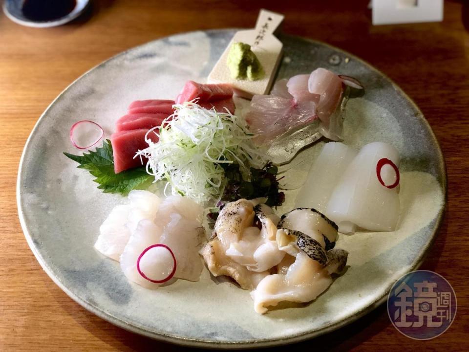 來自日本各地高級漁獲的「綜合生魚片」。