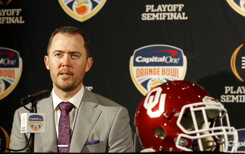 Lincoln Riley is staying put at Oklahoma. (AP Photo)