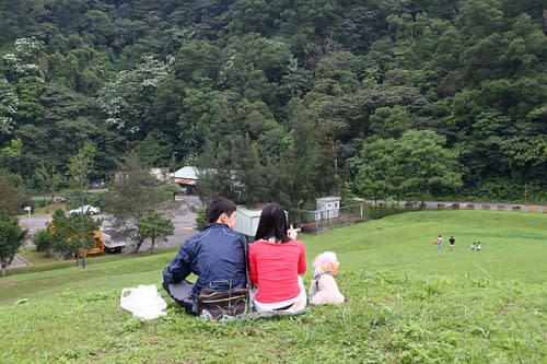 【台北文山區】福德坑環保復育公園─滑草、放風箏、騎單車！