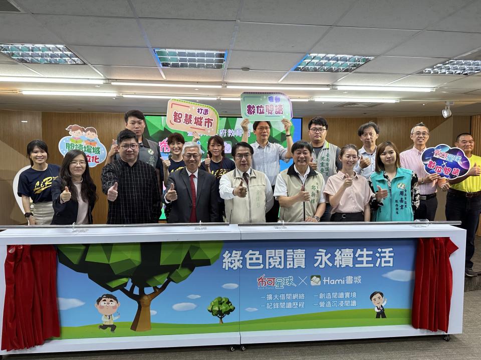 推動數位閱讀，台南市與電子書平台「Hami書城」展開合作。（記者施春瑛攝）