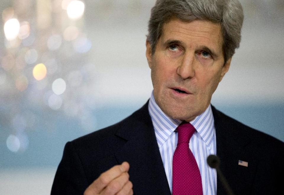 El secretario de estado norteamericano John Kerry en el Departamento de Estado en Washington el viernes 28 de febrero del 2014. Kerry advirtió a Rusia que mantenga su compromiso de respetar la integridad territorial y soberanía de Ucrania. (AP Foto/Carolyn Kaster)