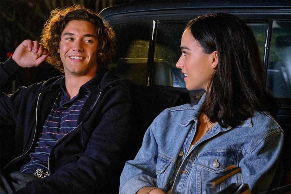 ALONG FOR THE RIDE (2022) Belmont Cameli as Eli and Emma Pasarow as Auden. Cr: Emily V. Aragones/NETFLIX