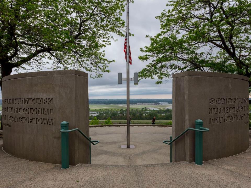 Lewis & Clark Monument and Scenic Overlook in Council Bluffs, Iowa