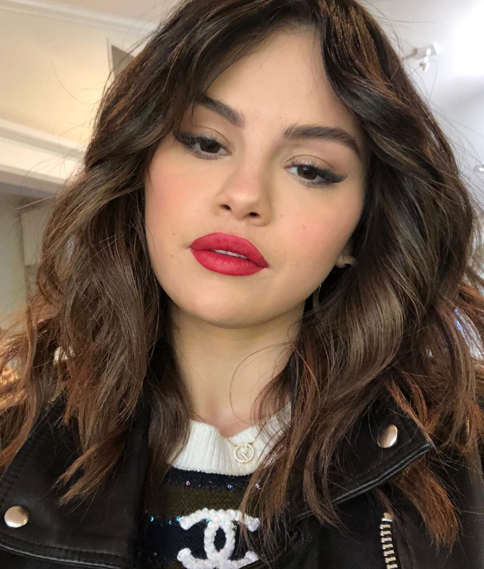 Selena Gomez shaggy lob haircut 