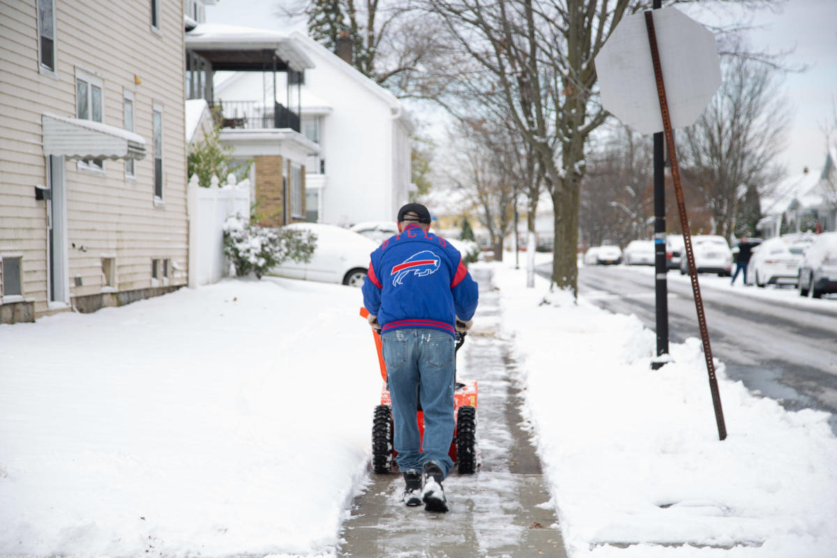 Bills offer free tickets to fans who shovel stadium snow