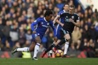 Football Soccer Britain - Chelsea v West Bromwich Albion - Premier League - Stamford Bridge - 11/12/16 Chelsea's Willian in action with West Bromwich Albion's Darren Fletcher Action Images via Reuters / Clodagh Kilcoyne