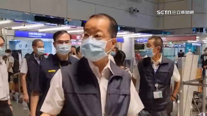 警政署長黃明昭現身桃園機場，視察關懷柬埔寨的提問勤務。