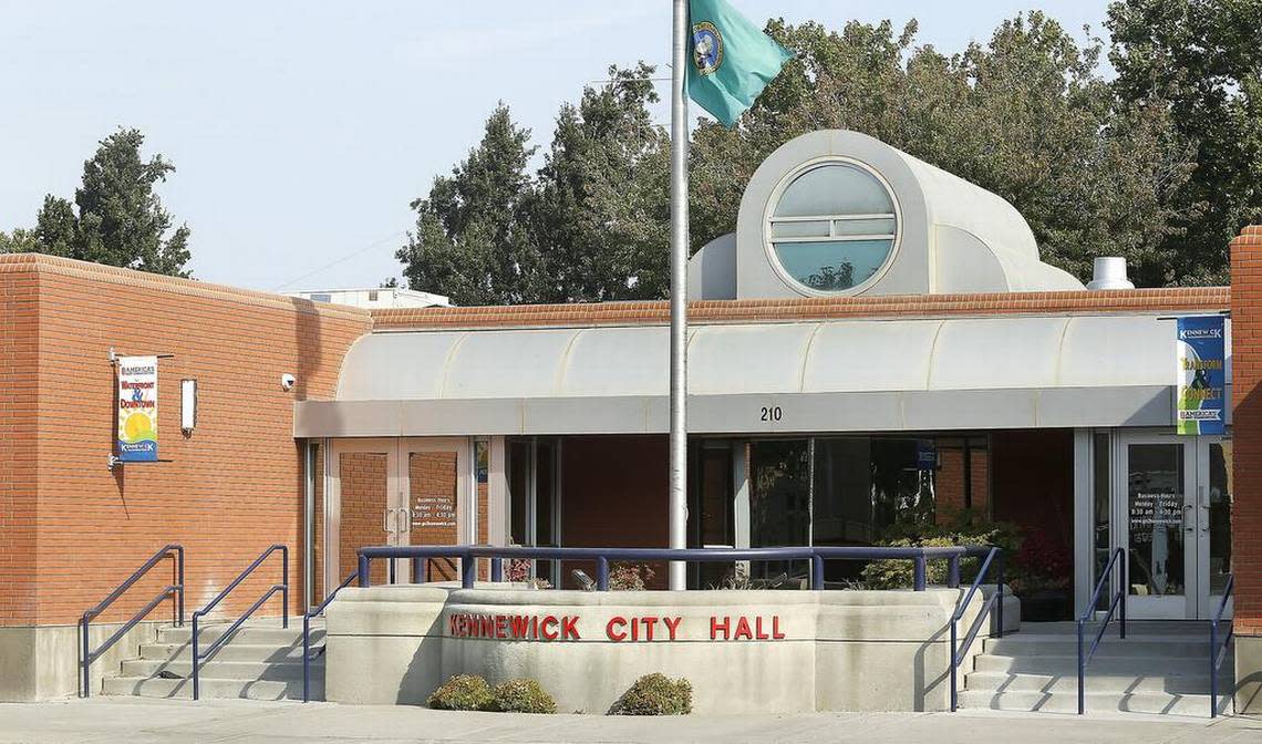 Kennewick City Hall Tri-City Herald file