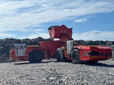 BEV Equipment Operator Training On Surface (CNW Group/Foran Mining Corporation)