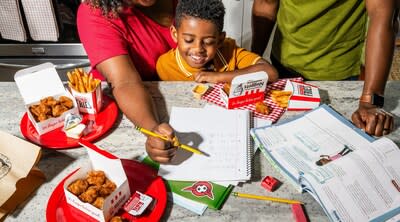 En esta temporada de vuelta a clases, KFC le proporciona a las familias ocupadas opciones de comidas convenientes, deliciosas y asequibles que mantendrán a toda la familia contenta.