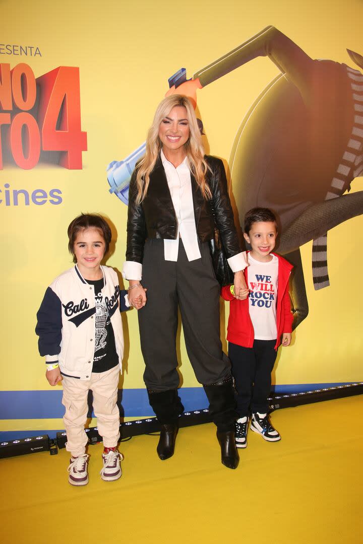 Ailén Bechara pasó una gran tarde de cine con su hijo Francisco y un amiguito