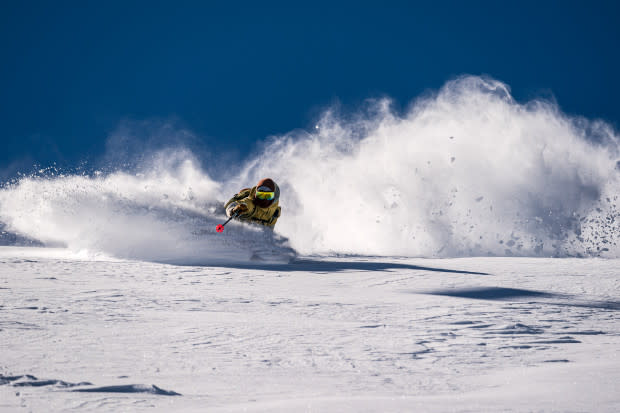 300 days of sunshine and 300 inches of snow…well that’s what the brochure says anyway. Or did I make that up? Colter Hinchliffe puts the marketing to the test.<p>Photo: Liam Doran</p>