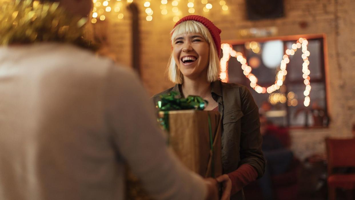 friends exchanging gifts