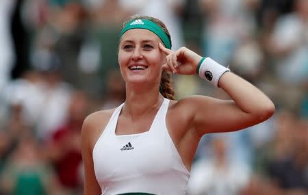 Tennis - French Open - Roland Garros, Paris, France - June 2, 2017 France's Kristina Mladenovic celebrates after winning her third round match against USA's Shelby Rogers Reuters / Benoit Tessier