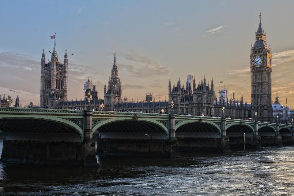 <p>La ciudad de los negocios por excelencia también es un gran centro turístico por lo que no es de extrañar que cuente hasta con<strong> 75 establecimientos de cinco estrellas</strong>, la que más tiene en todo el mundo.<br>Foto: Pixabay </p>