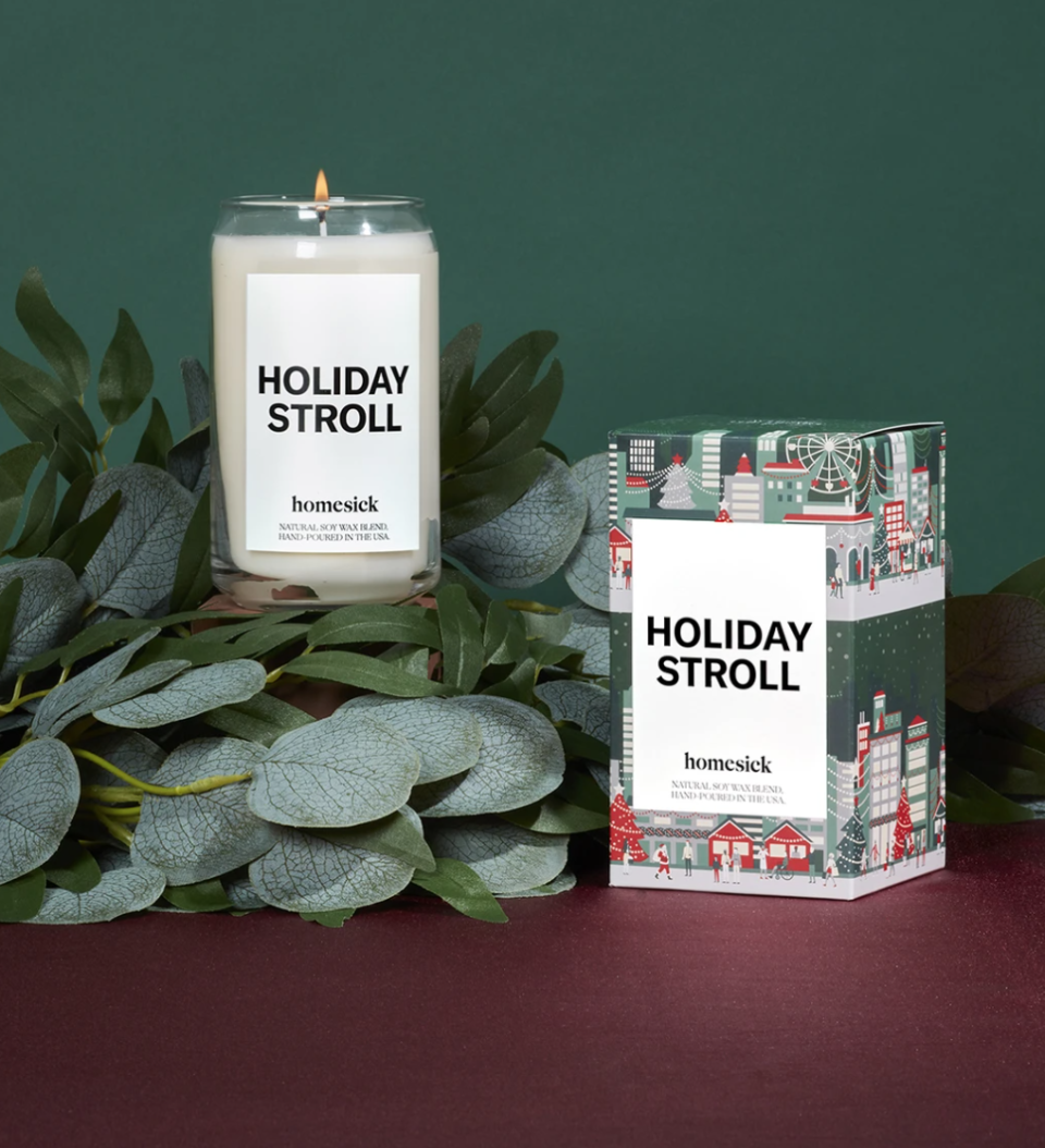 Homesick - Holiday Stroll candle is a festive choice with notes of red currants and sugar plum. 