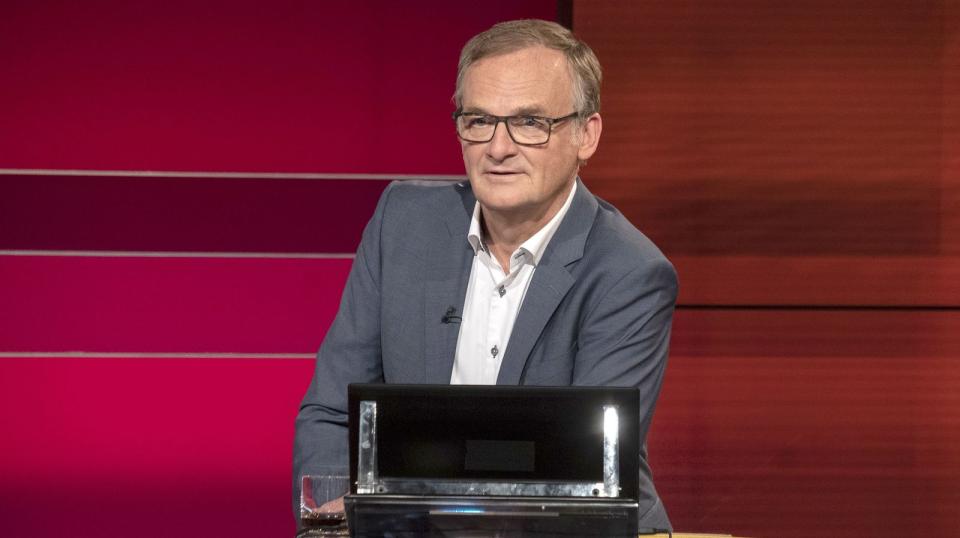 "Auf diese Wegstrecke bin ich wirklich stolz": Seit 2001 moderiert Frank Plasberg die Talkshow "hart aber fair", zunächst im Dritten Programm, später dann im Ersten. (Bild: WDR / Oliver Ziebe)