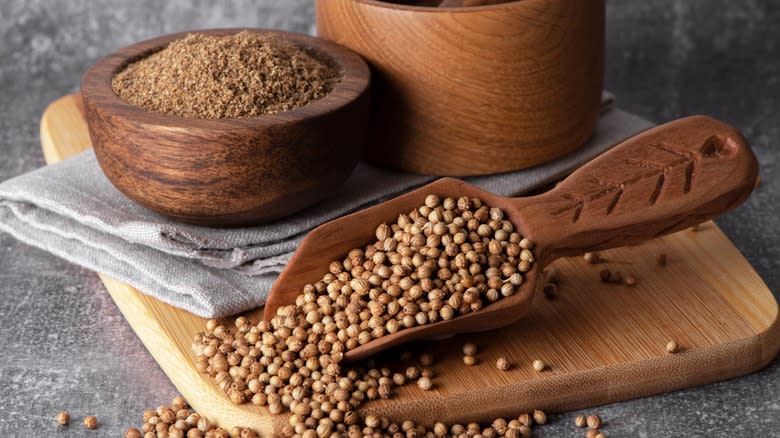 coriander seeds and ground coriander