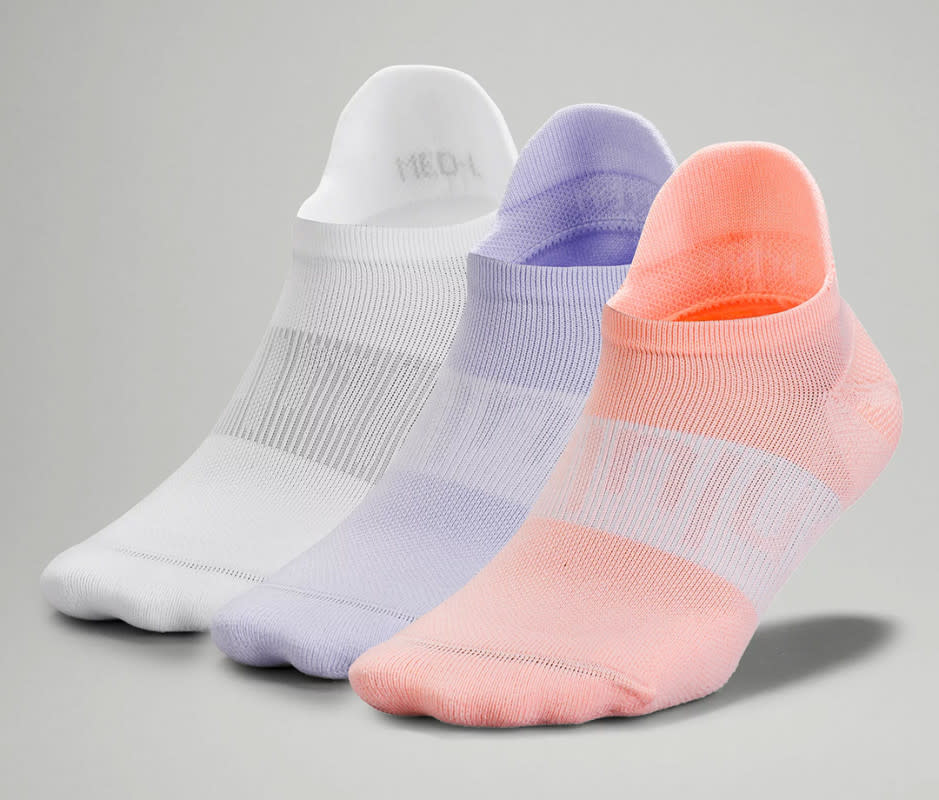 <p>Courtesy Image</p><p>Socks are a cliche holiday gift, but everyone needs some. <a href="https://clicks.trx-hub.com/xid/arena_0b263_mensjournal?q=https%3A%2F%2Fwww.awin1.com%2Fcread.php%3Fawinmid%3D30347%26awinaffid%3D1020595%26campaign%3D%26clickref%3DMJ-golf-gifts-nmcclelland-102523%26ued%3Dhttps%3A%2F%2Fshop.lululemon.com%2Fp%2Faccessories%2FPower-Stride-Tab-Sock-3-Pack-W%2F_%2Fprod9960785%3Fcolor%3D54045%26platform%3Dpl&event_type=click&p=https%3A%2F%2Fwww.mensjournal.com%2Fgear%2Fgolf-gifts%3Fpartner%3Dyahoo&author=Nicholas%20Hegel%20McClelland&item_id=ci02ccbf3e90022714&page_type=Article%20Page&partner=yahoo&section=Gift%20Guides&site_id=cs02b334a3f0002583" rel="nofollow noopener" target="_blank" data-ylk="slk:lululemon's Power Stride Tab Socks;elm:context_link;itc:0;sec:content-canvas" class="link ">lululemon's Power Stride Tab Socks</a> have anatomical left and right toe designs and 3D-knit, stretchy fabric to better wrap the foot for activities like golf. </p>