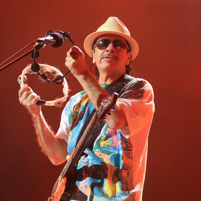Carlos Santana perdonó al sujeto que abusó de él credit:Bang Showbiz