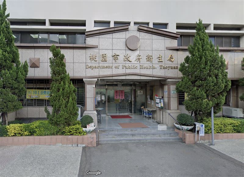 女大生帶守宮進壽司店擺拍，桃園市衛生局近日將約談餐廳業者。（圖／翻攝自Google Map）