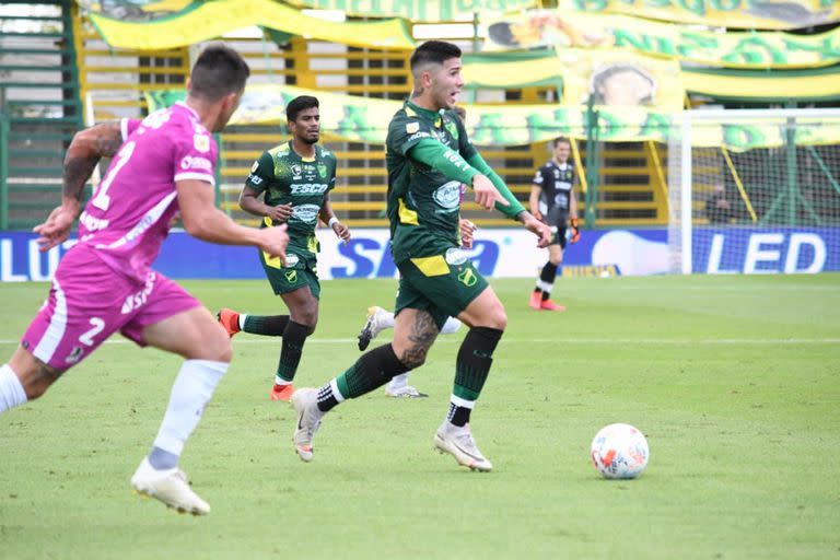 Voz de mando: Enzo Fernández, en Defensa y Justicia y frente a un partido vs. Arsenal, por la Copa de la Liga