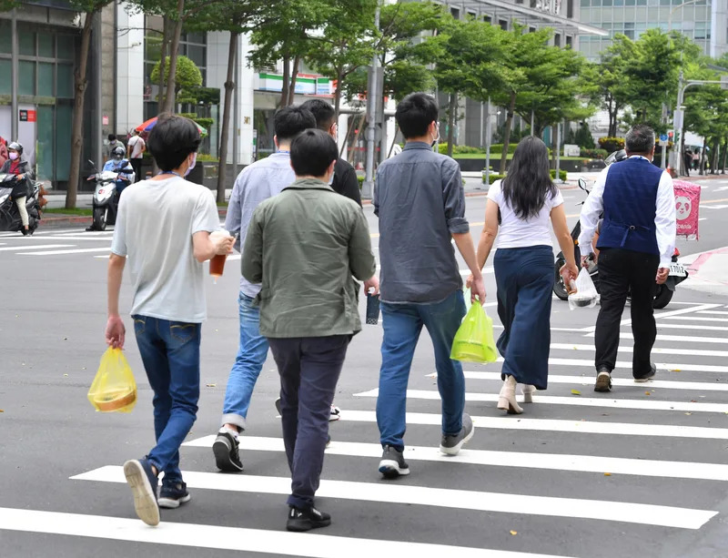 &#x0053f0;&#x005317;&#x005e02;&#x0052de;&#x0052d5;&#x005c40;&#x008868;&#x00793a;&#x00ff0c;3&#x006708;&#x009055;&#x0053cd;&#x0052de;&#x0057fa;&#x006cd5;&#x007684;&#x004e8b;&#x00696d;&#x0055ae;&#x004f4d;&#x006709;69&#x005bb6;&#x00ff0c;&#x005305;&#x0062ec;&#x0082f1;&#x00696d;&#x009054;&#x003001;&#x005c48;&#x0081e3;&#x006c0f;&#x003001;&#x0099ac;&#x005055;&#x0091ab;&#x009662;&#x007b49;&#x007686;&#x00699c;&#x004e0a;&#x006709;&#x00540d;&#x00800c;&#x0053d7;&#x007f70;&#x00ff0c;&#x005171;&#x008a08;&#x00958b;&#x007f70;&#x0065b0;&#x0053f0;&#x005e63;439&#x00842c;&#x005143;&#x003002;&#x00ff08;&#x004e2d;&#x00592e;&#x00793e;&#x008cc7;&#x006599;&#x007167;&#x00ff09;