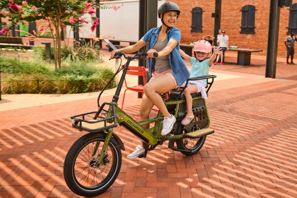 Take your child for a spin on the Cargo 1 instead of driving your car to your destination.<p>Denago Ebikes</p>