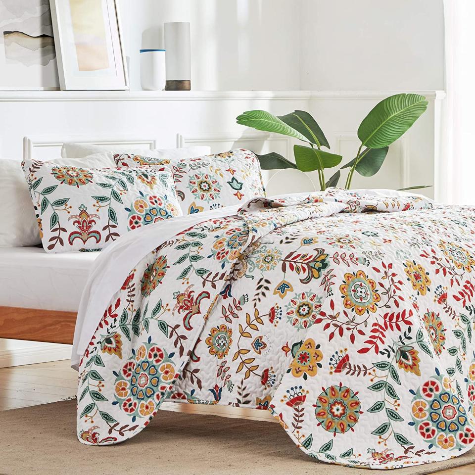 Bedding Set on Amazon