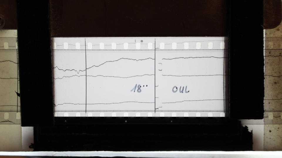 In the picture is the state of the magnetic field over Oulu on 11.12.1977. The vibrations of the Earth's magnetic field were captured on film almost 50 years ago.