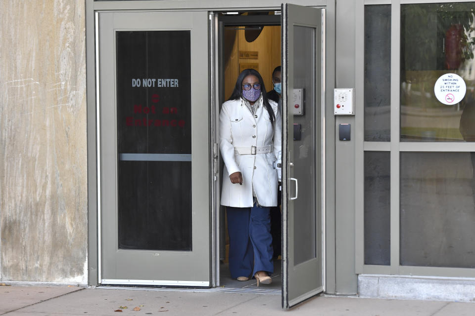 Rochester Mayor Lovely Warren leaves city court after her arraignment in Rochester, N.Y., Monday, Oct. 5, 2020. Warren, who has faced calls to resign over her city's handling of the suffocation death of Daniel Prude at the hands of police, pleaded not guilty Monday to campaign finance charges dating to her 2017 reelection campaign. (AP Photo/Adrian Kraus)