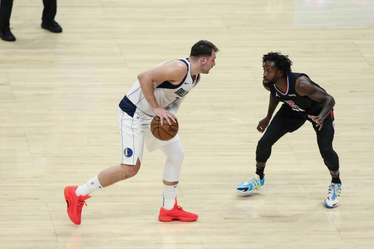 Mavs kassieren Klatsche - Nets-Star mit Flasche beworfen