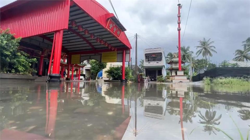 大雷雨炸屏東！　多地淹水嚴重　馬路變「黃河」