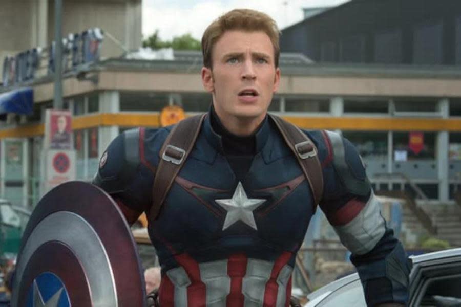 Chris Evans defiende las películas de Marvel Studios y revela cuál es su favorita