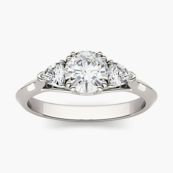 engagement-ring-brilliant-diamond