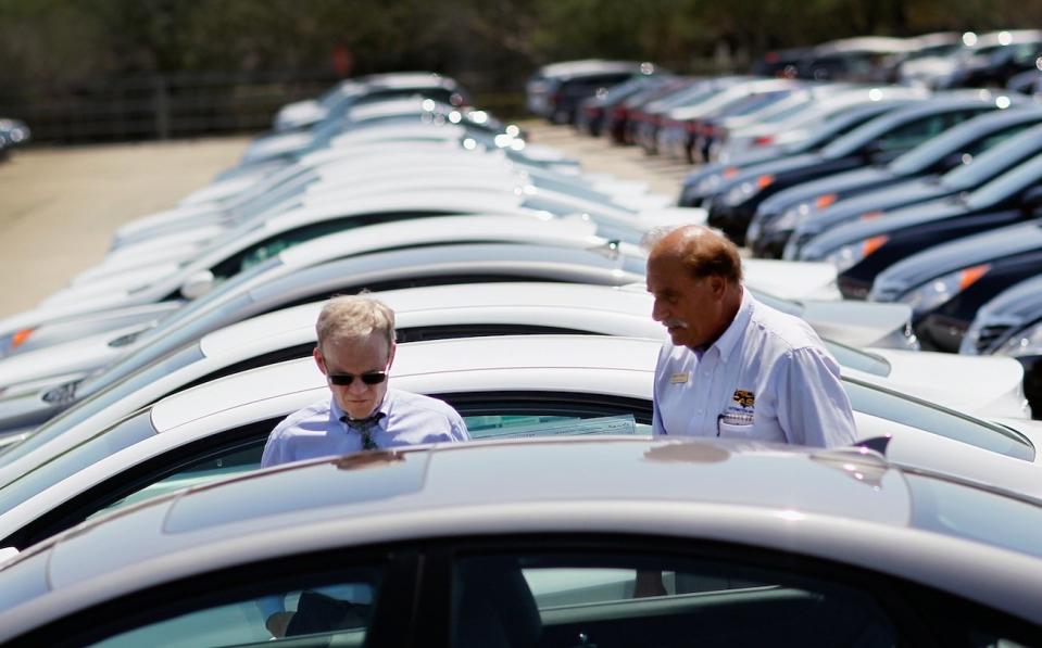 car salesmen dealership