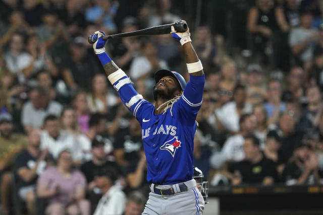 Andrew Vaughn gets 4 hits as White Sox beat Blue Jays 8-7