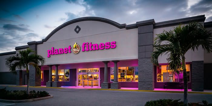 Planet Fitness store front