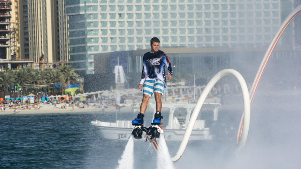 Besonderes Reiseerlebnis: Water Jetpack-Abenteuer in Dubai