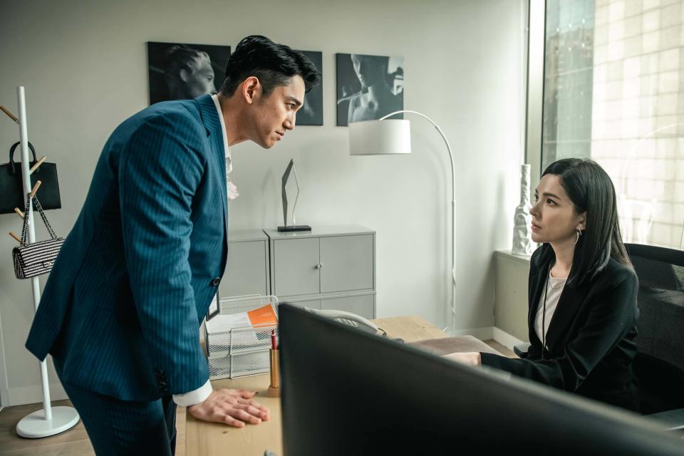 Netflix 全球獨家華語懸疑劇《她和她的她》播出後好評不斷， 衝上台灣排行榜TOP3，主要演員演員許瑋甯、李程彬、賈靜雯、吳慷仁等人都受到大批影迷稱讚，絲絲入扣的演技不僅為劇情錦上添花，更引導觀眾一步一步深陷其中，跟著角色一起感受創傷、恐懼、自我修復的情緒。